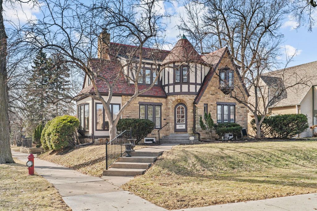 2220 Saint Anthony Parkway, Minneapolis, MN 55418