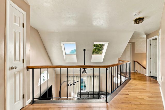 102 Sunderland Rd, Worcester, MA 01604