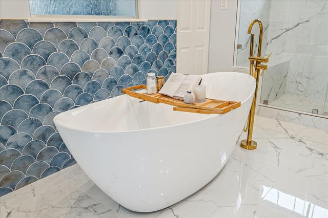 1502 Whispering Pines Drive, Houston, TX 77055