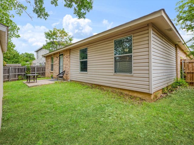 2120 Shawnee Trail, Fort Worth, TX 76247