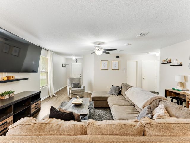 2120 Shawnee Trail, Fort Worth, TX 76247