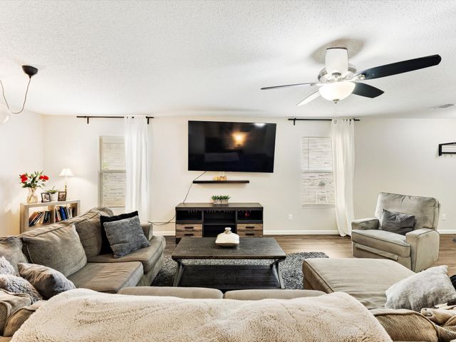 2120 Shawnee Trail, Fort Worth, TX 76247