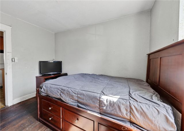 1209 S Shelton Street, Santa Ana, CA 92707