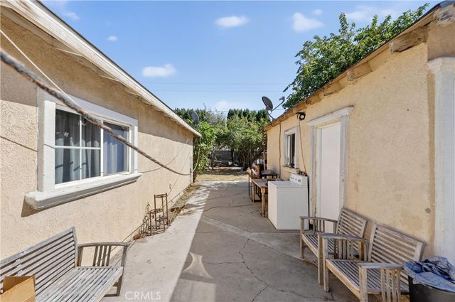 1209 S Shelton Street, Santa Ana, CA 92707