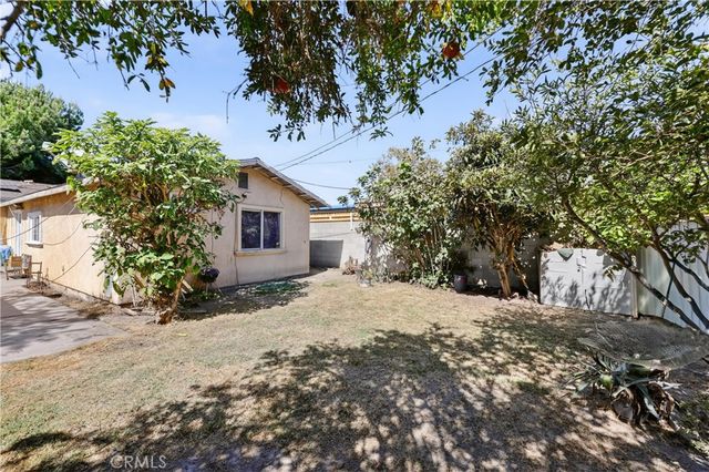 1209 S Shelton Street, Santa Ana, CA 92707