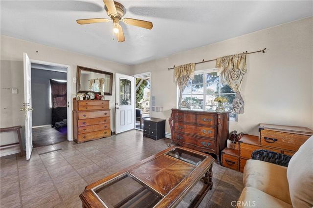 1209 S Shelton Street, Santa Ana, CA 92707