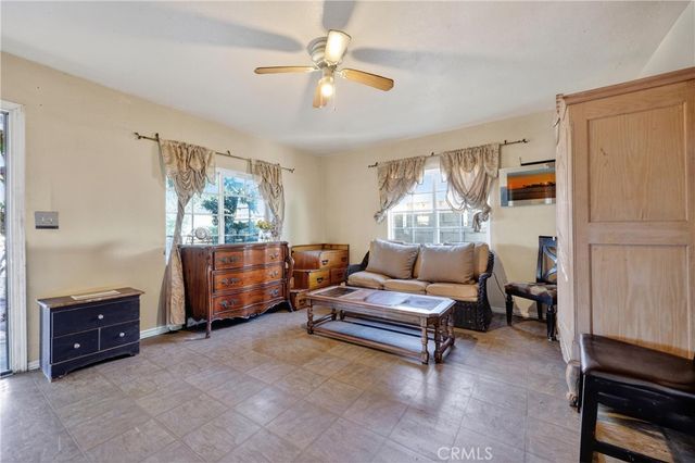 1209 S Shelton Street, Santa Ana, CA 92707