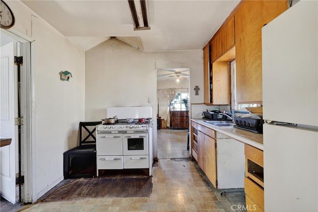 1209 S Shelton Street, Santa Ana, CA 92707