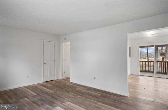 153 BUCKINGHAM DR, Stephens City, VA 22655