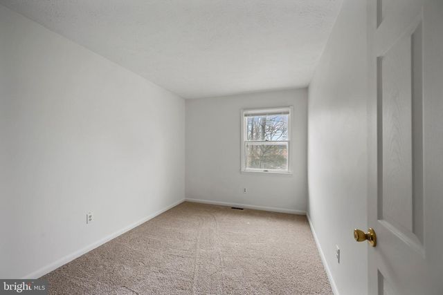 153 BUCKINGHAM DR, Stephens City, VA 22655