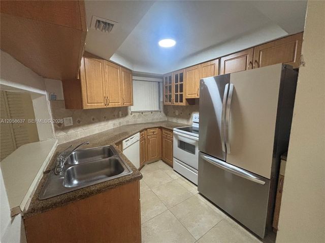 8305 SW 152nd Ave A111, Miami, FL 33193