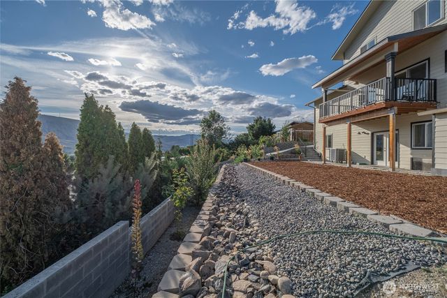 2116 Canal Boulevard, East Wenatchee, WA 98802