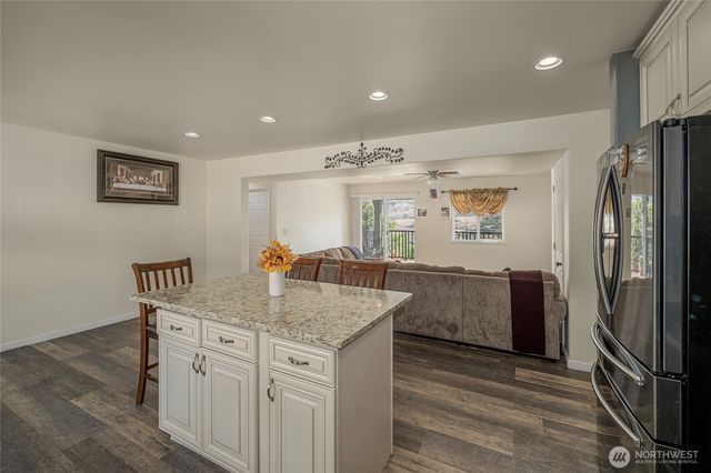 2116 Canal Boulevard, East Wenatchee, WA 98802