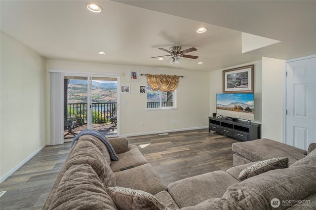 2116 Canal Boulevard, East Wenatchee, WA 98802