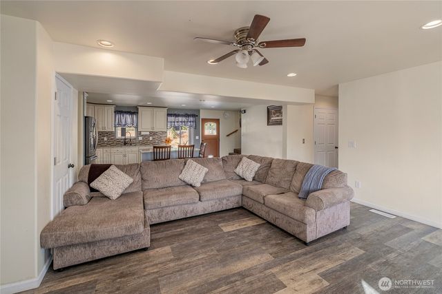 2116 Canal Boulevard, East Wenatchee, WA 98802