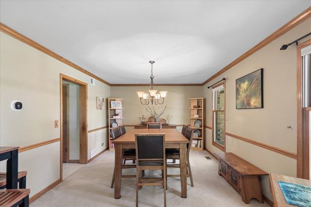14 James Drive, Hawthorn Woods, IL 60047