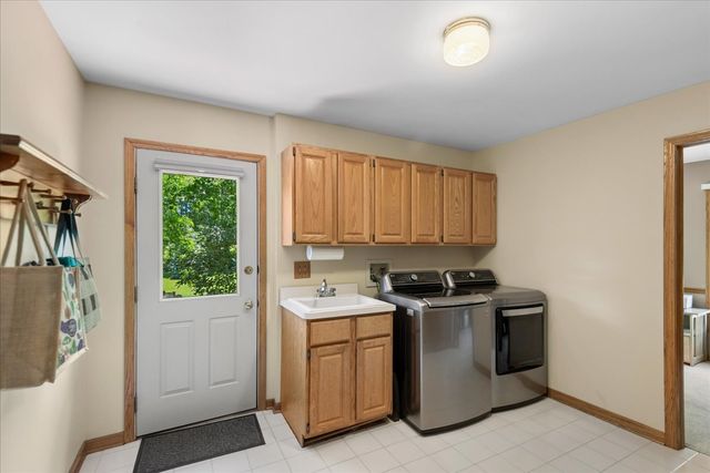 14 James Drive, Hawthorn Woods, IL 60047