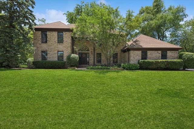 14 James Drive, Hawthorn Woods, IL 60047