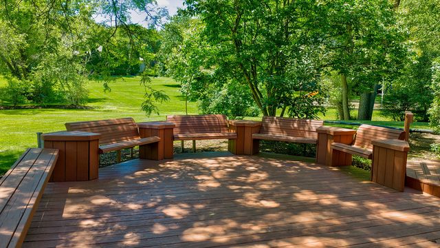 14 James Drive, Hawthorn Woods, IL 60047