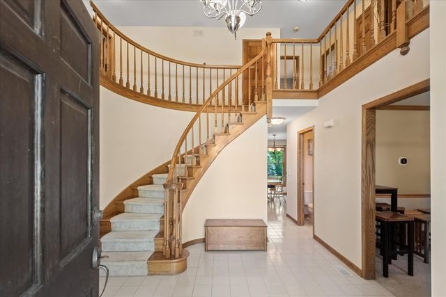 14 James Drive, Hawthorn Woods, IL 60047