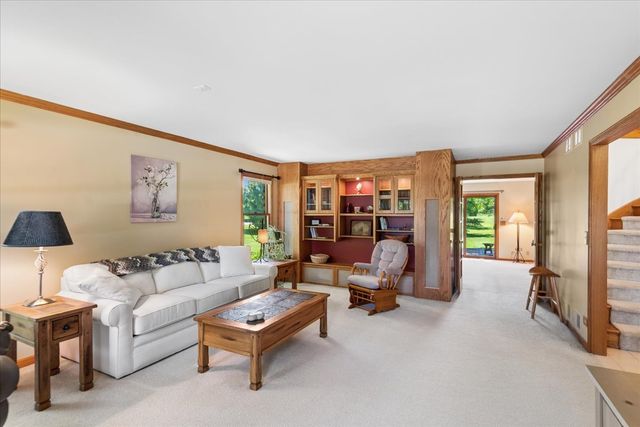 14 James Drive, Hawthorn Woods, IL 60047