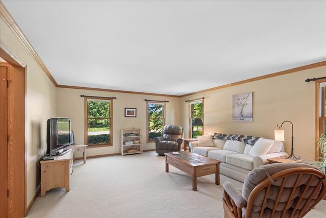 14 James Drive, Hawthorn Woods, IL 60047