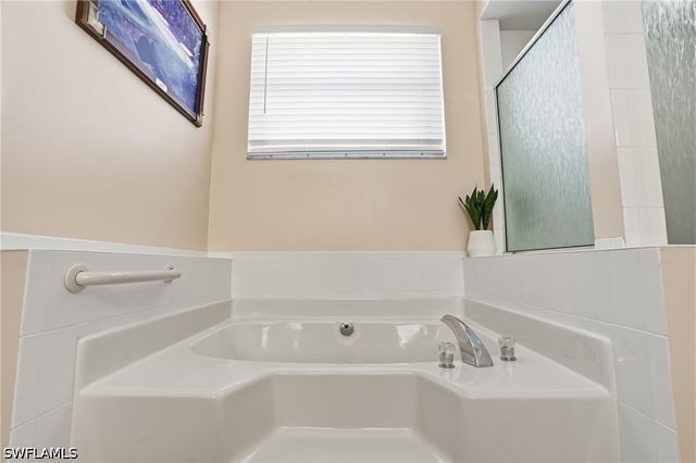 4356 Mistlethrush LN, Naples, FL 34119