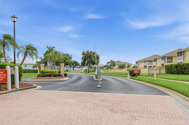 5800 SABAL TRACE DRIVE 105, North Port, FL 34287