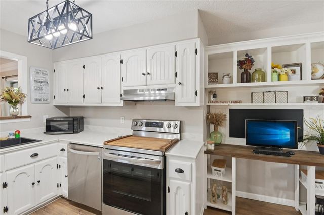 34037 WOODLAND CIRCLE, Dade City, FL 33523