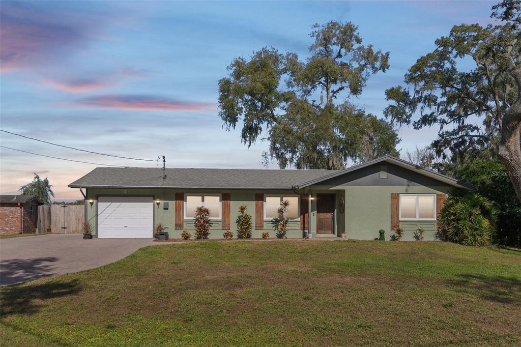 34037 WOODLAND CIRCLE, Dade City, FL 33523