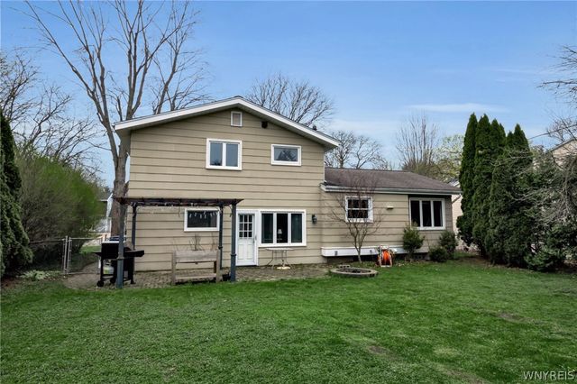 12 Joanie Lane, Amherst, NY 14228
