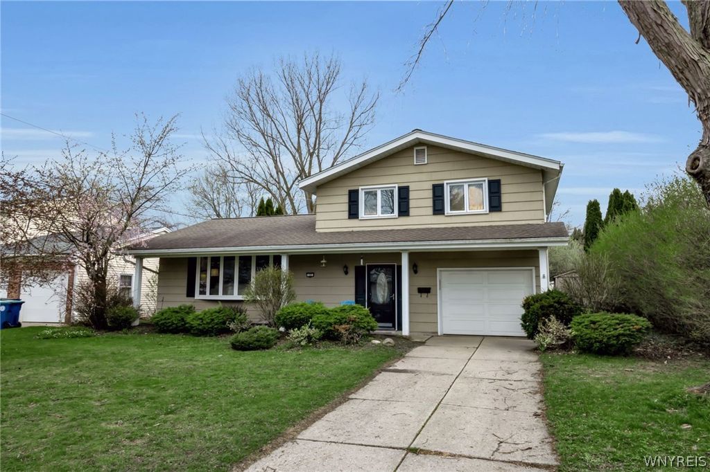 12 Joanie Lane, Amherst, NY 14228