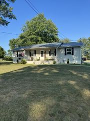 330 Smartt Station Rd, Morrison, TN 37357