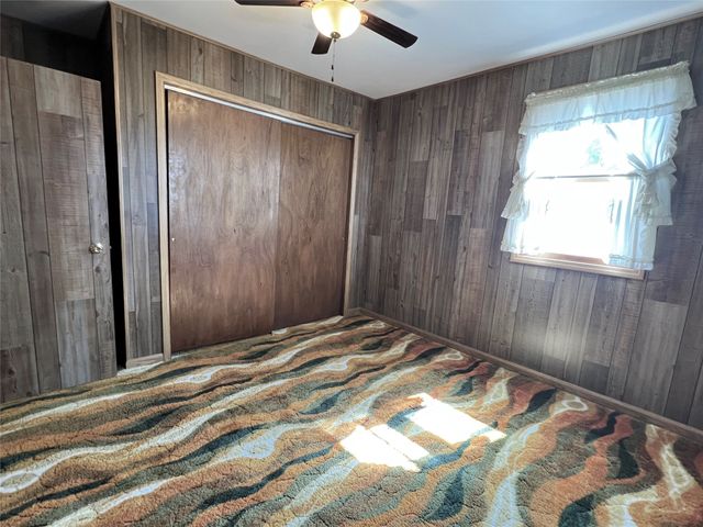 6285 E 28th Street N, Newton, IA 50208