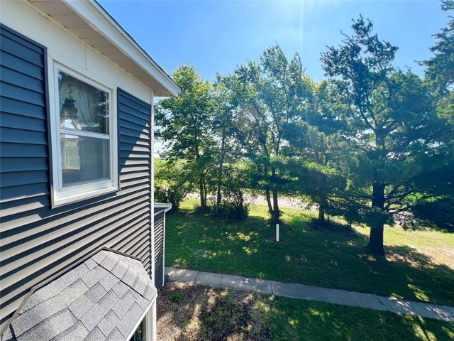 6285 E 28th Street N, Newton, IA 50208