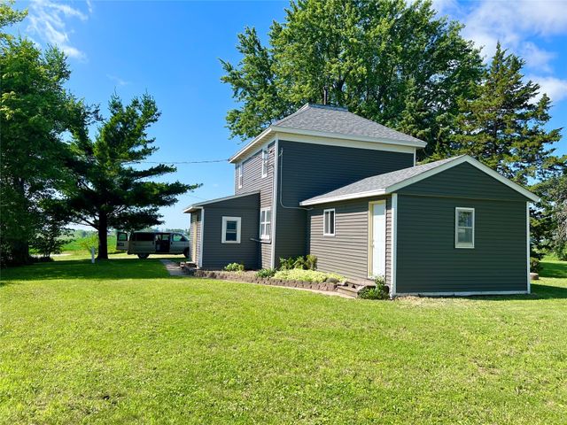 6285 E 28th Street N, Newton, IA 50208