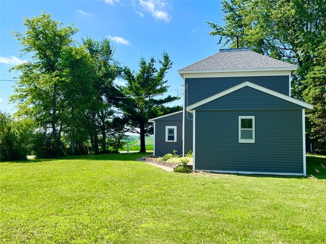 6285 E 28th Street N, Newton, IA 50208