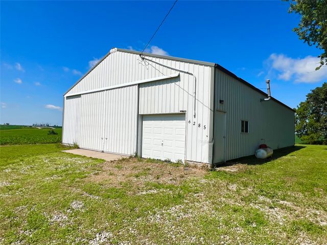 6285 E 28th Street N, Newton, IA 50208