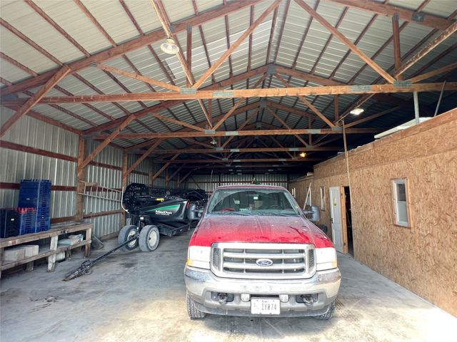 6285 E 28th Street N, Newton, IA 50208