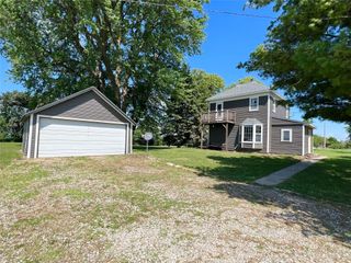 6285 E 28th Street N, Newton, IA 50208