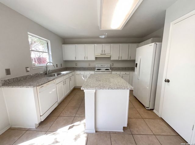 7223 Avator Bay, San Antonio, TX 78250