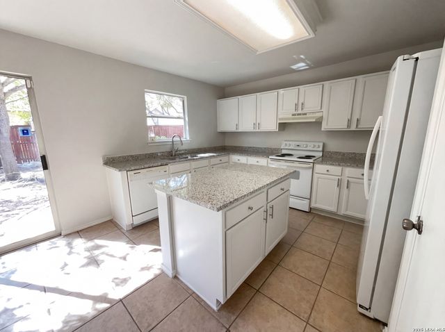 7223 Avator Bay, San Antonio, TX 78250