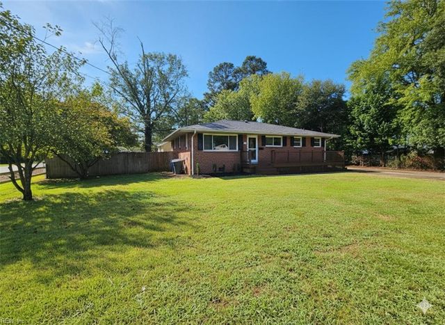 26 Groome RD, Newport News, VA 23601