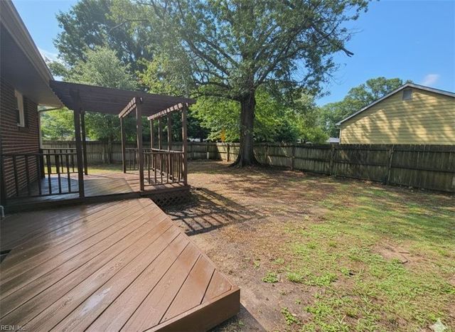 26 Groome RD, Newport News, VA 23601