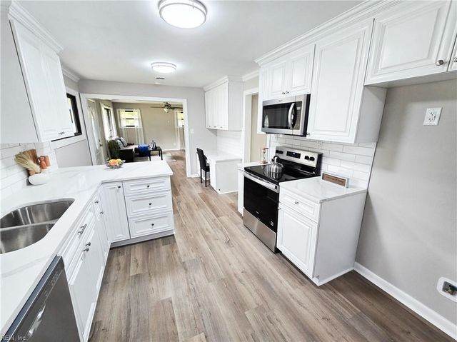 26 Groome RD, Newport News, VA 23601