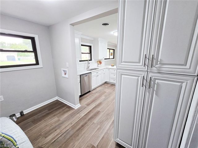 26 Groome RD, Newport News, VA 23601