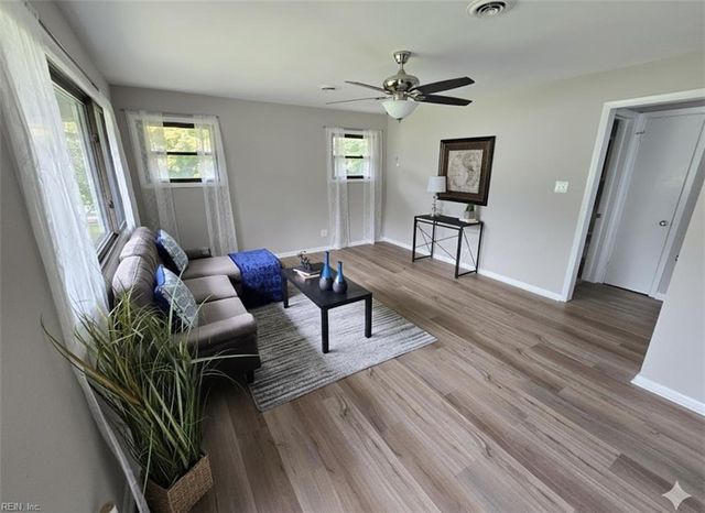 26 Groome RD, Newport News, VA 23601