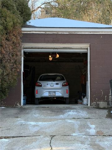 2219 Edgebrook Ave, Brookline, PA 15226