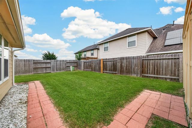 4714 Lake Rim Drive, Alvin, TX 77511