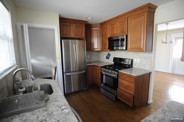 863 Bogert Road, River Edge, NJ 07661
